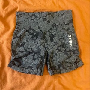 Gymshark Camo shorts with Side Scrunch size x-Small